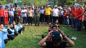 Pangdam XXII/Tambun Bungai Hadiri Lomba Dalam Rangka Menyemarakkan HUT ke-81 Kemerdekaan RI di Istana Isen Mulang