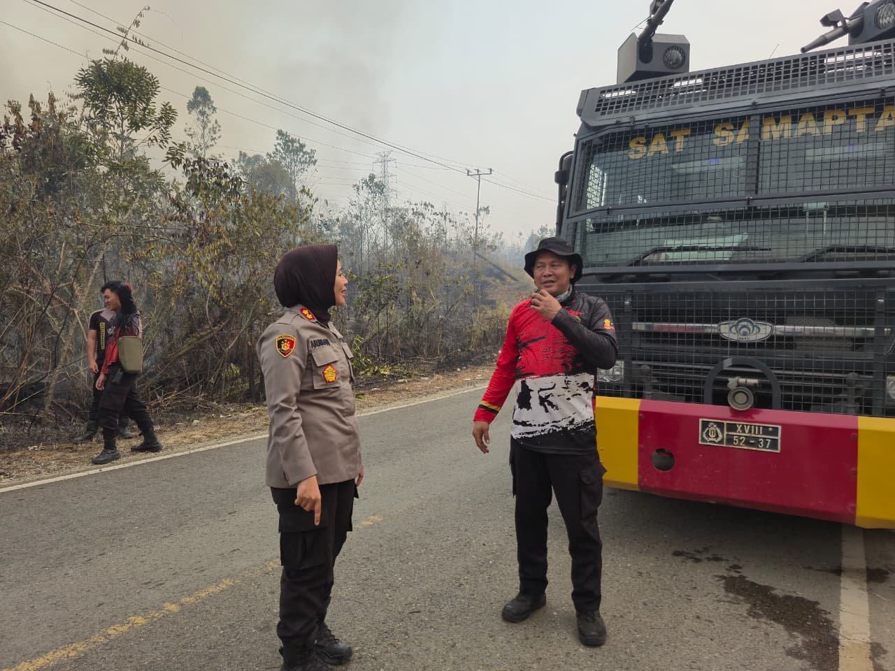 Tinjau Langsung Titik Karhutla, Kapolres Gunung Mas Ingatkan Personel Utamakan Keselamatan