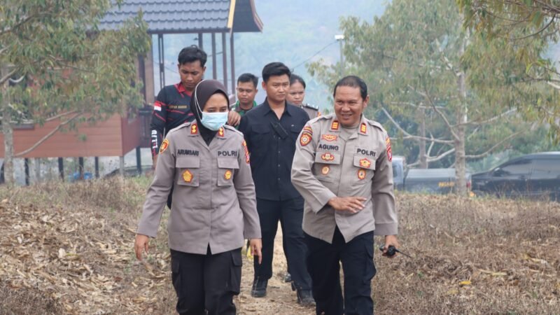 Kapolres Gunung Mas Pimpin Langsung Pemadaman Karhutla di KM 8, Api Padam dalam 2,5 Jam