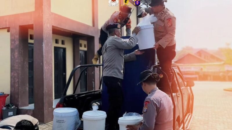Satbrimob Polda Kalteng Uji Coba Powder Pemutus Api untuk Perkuat Penanganan Karhutla