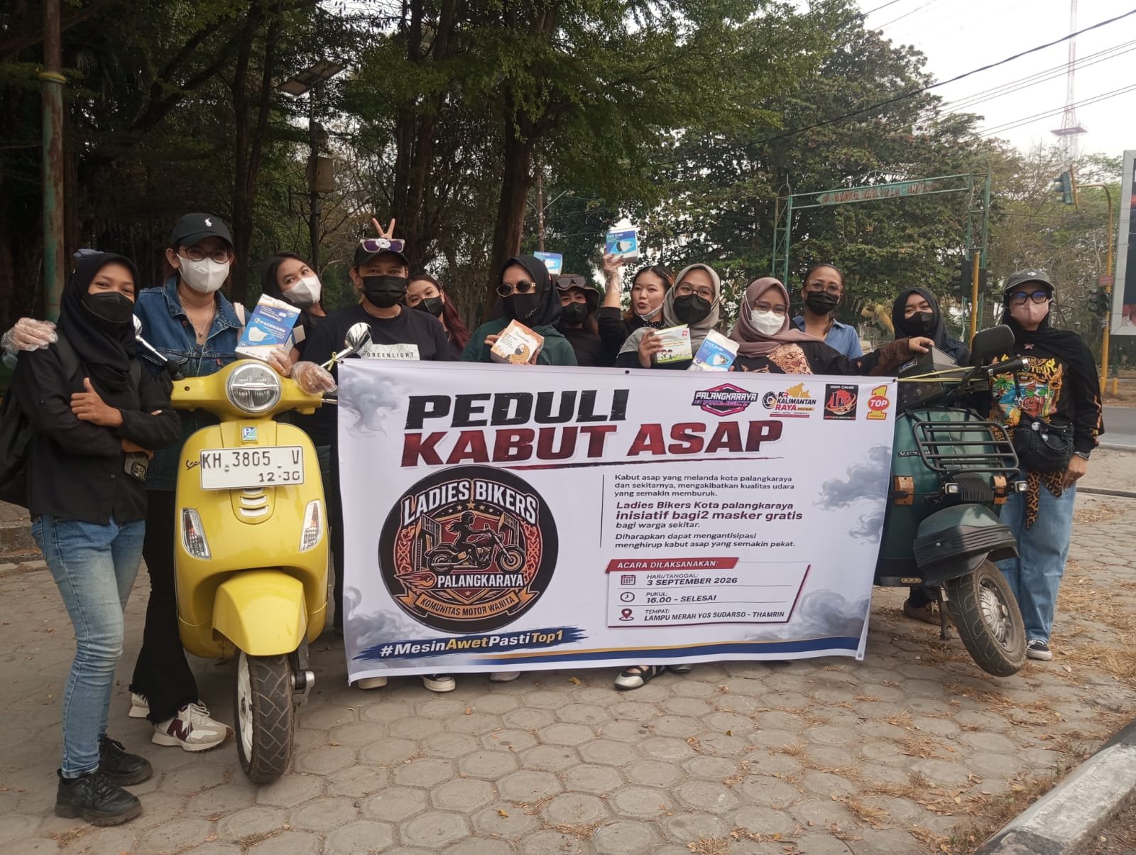Peduli Kabut Asap, Ladies Bikers Palangka Raya Bagikan 1.500 Masker Gratis Bersama Media Kalimantan Raya