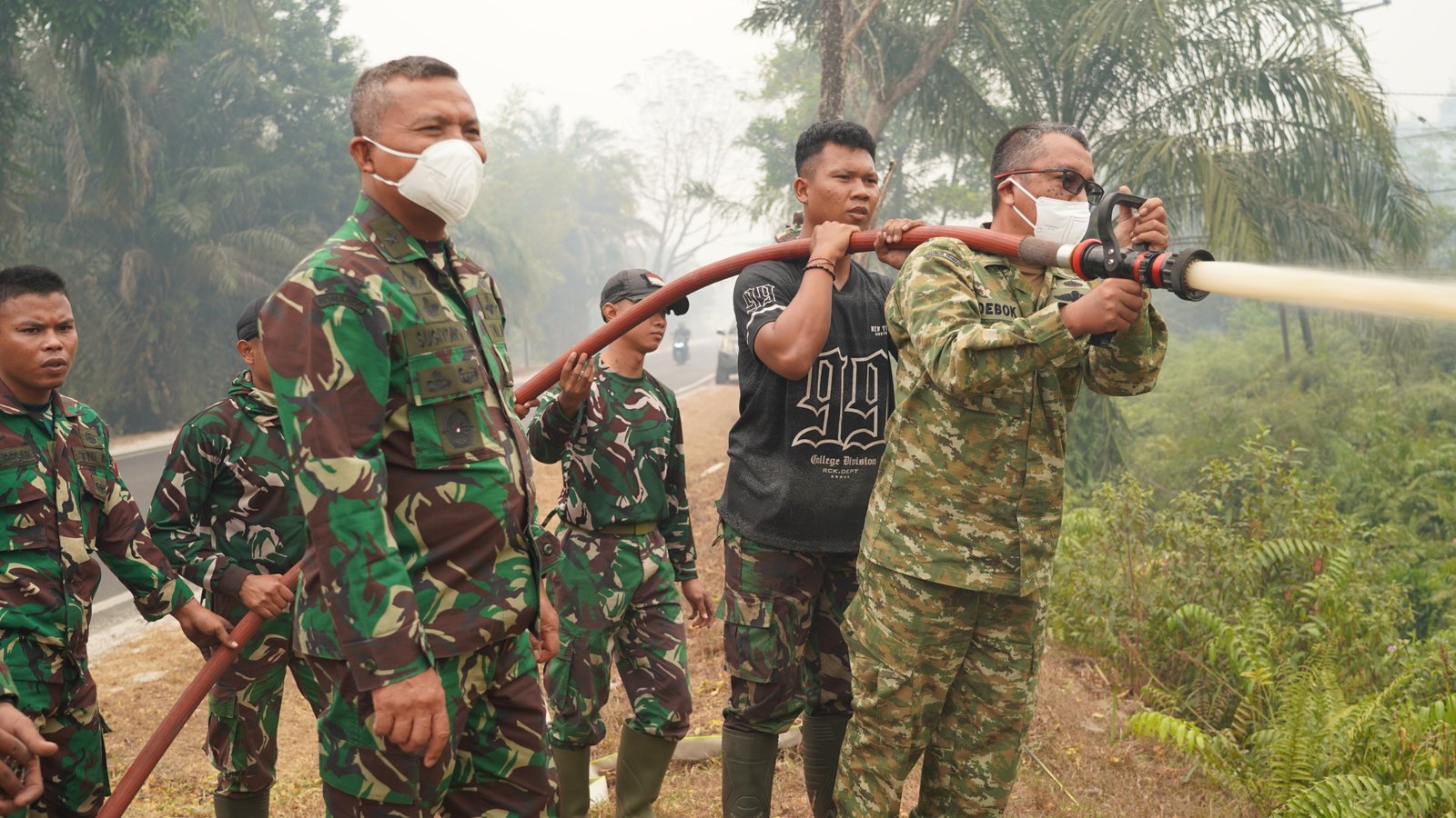 KASDAM XXII/TB TINJAU LANGSUG PENANGANAN KARHUTLA DI KM 21 PALANGKA RAYA