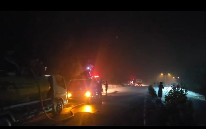 Malam Hari, Tim Gabungan Polres Gunung Mas Bergerak Padamkan Karhutla di Kuala Kurun