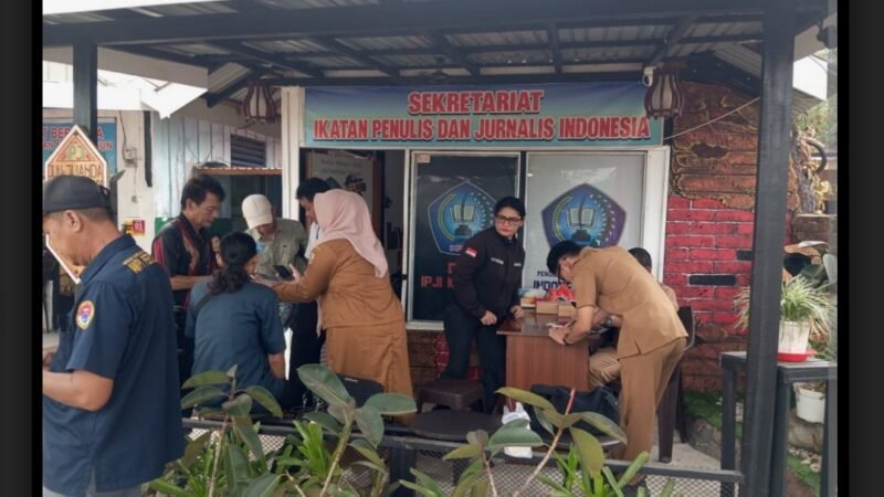 Peduli Masyarakat di Tengah Kabut Asap, IPJI Kalteng dan SPRI Gelar Aksi Sosial Hadirkan Layanan IKD Gratis