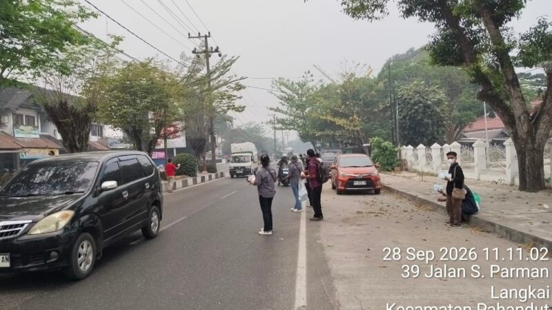 Peduli Masyarakat di Tengah Kabut Asap, IPJI Kalteng dan SPRI Gelar Aksi Sosial Hadirkan Layanan IKD Gratis