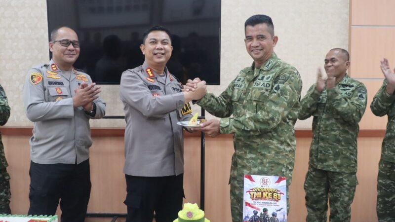 Momen HUT TNI ke-81, Kapolresta dan PJU Sowan ke Makodim 1016/Palangka Raya