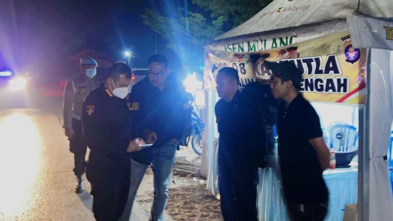 Patroli Malam, Kabidpropam Polda Kalteng Pastikan Personel Siaga di Posko Karhutla