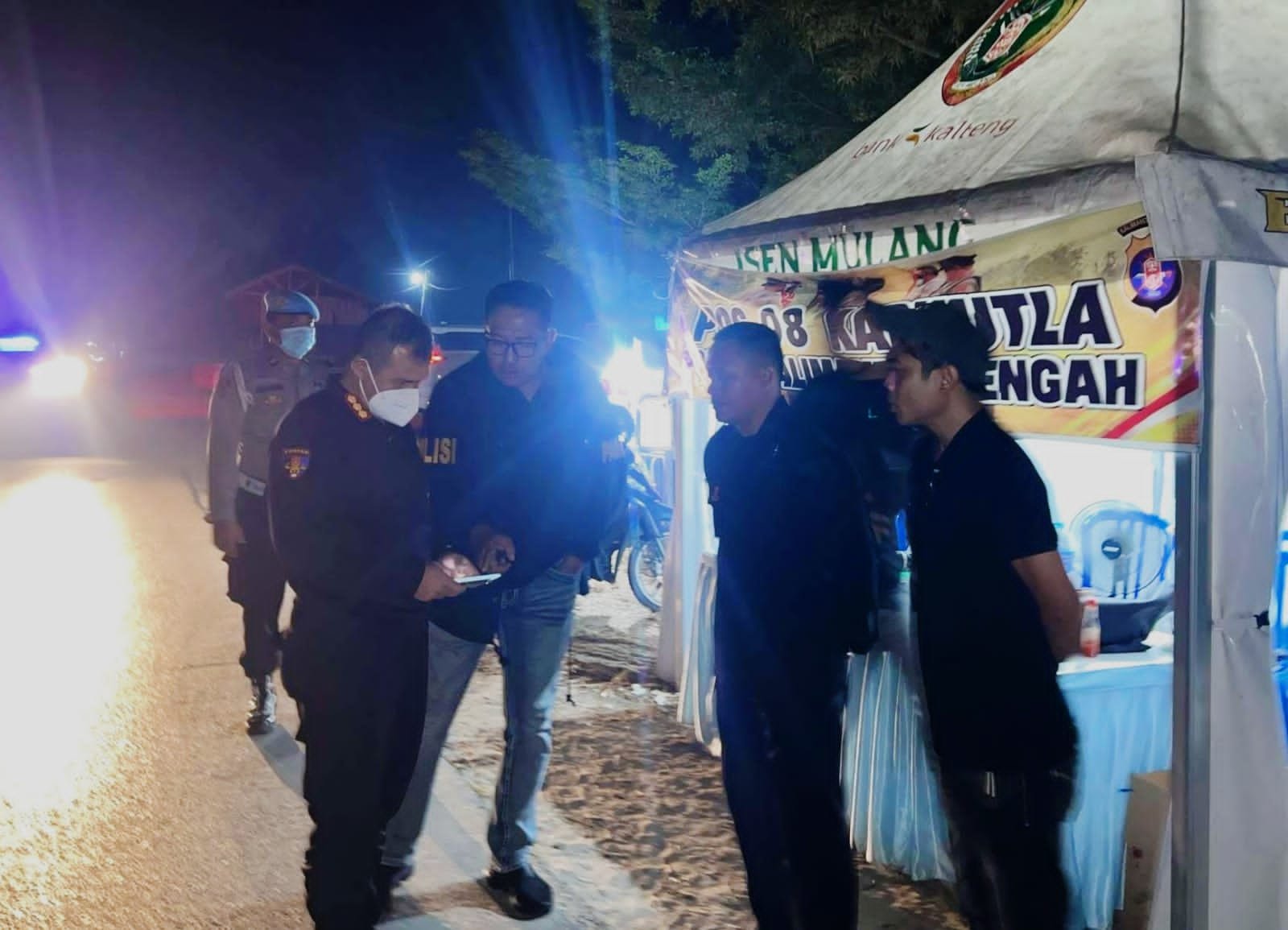 Patroli Malam, Kabidpropam Polda Kalteng Pastikan Personel Siaga di Posko Karhutla