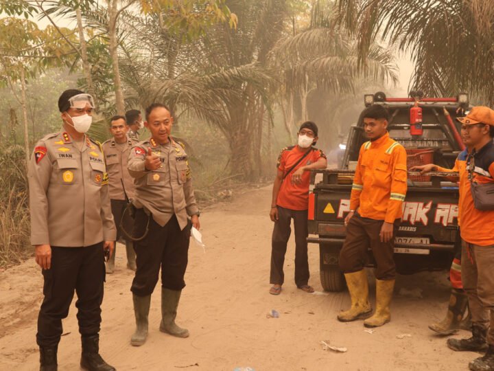 Intenskan Patroli Darat, Kapolda Kalteng Cek Penanganan Karhutla di Jl. Mahir Mahar Trans Palangka Raya-Tumbang Nusa