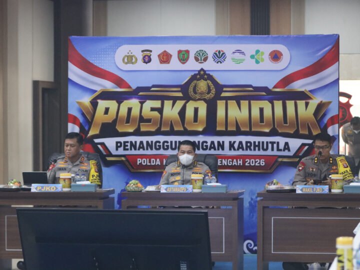 Evaluasi Penanganan Karhutla, Astamaops Kapolri Kerahkan 200 Personel Brimob dan 4 Water Canon Perkuat Polda Kalteng