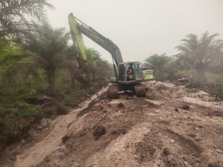 Maksimalkan Pengerjaan Drainase Sasaran TMMD, Alat Berat Dikerahkan
